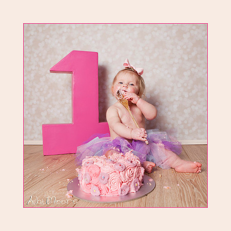 Cake smash photographer Windsor 2