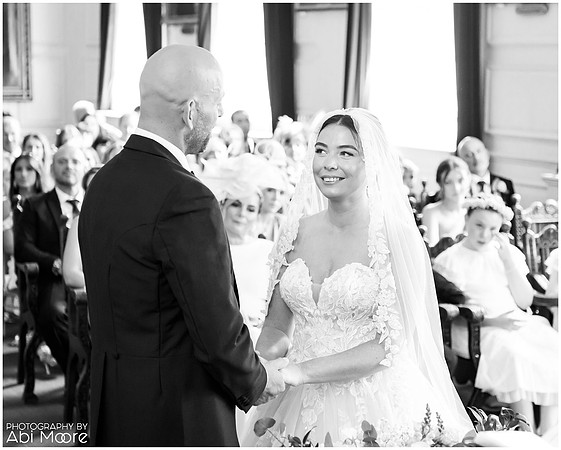 Windsor wedding photographer - Berkshire venues - Windsor Guidhall & Beaumont Estate 03