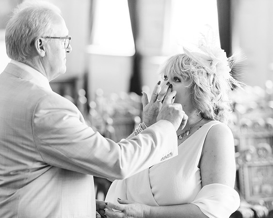 Windsor Guildhall wedding photographer relaxed natural small weddings 5
