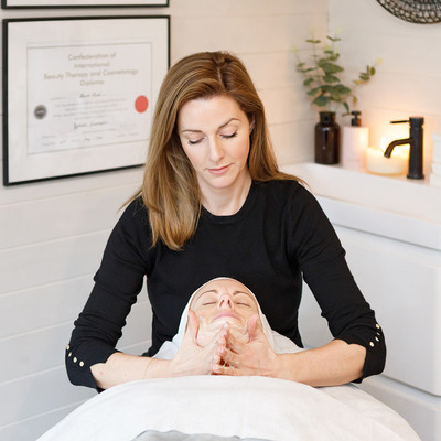 Brand photography for beauty health & wellbeing practitioners