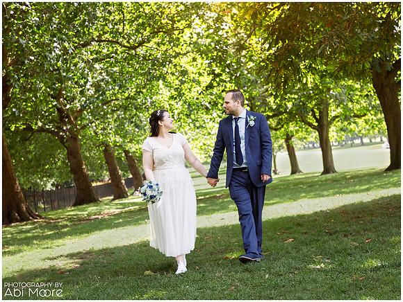 Relaxed natural Windsor Guildhall wedding photographer 10