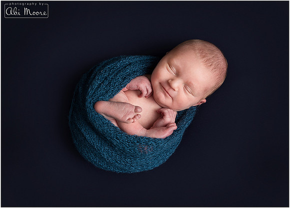 Matnernity and newborn photography Windsor bump to baby 4