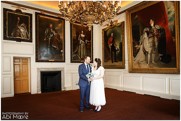 Relaxed natural Windsor Guildhall wedding photographer 05