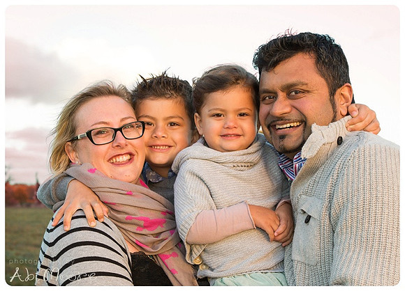 Outdoor natural light family photography 7