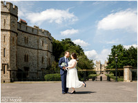 Relaxed natural Windsor Guildhall wedding photographer 09