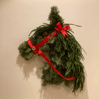 Lisa Darban horse wreath