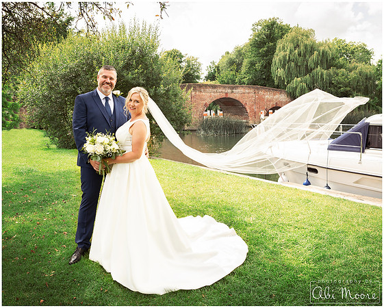 Sonning Great House Berkshire wedding photographer 07