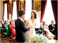 Windsor Guildhall relaxed wedding photography 03