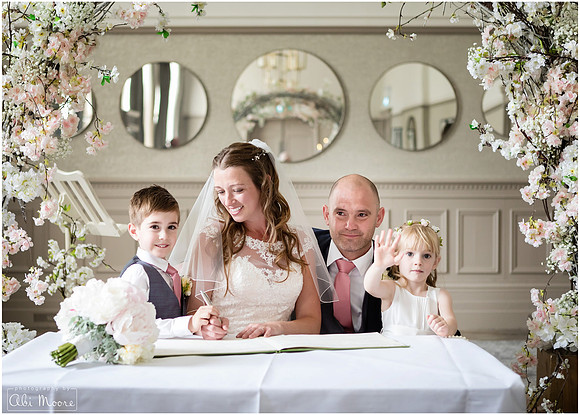 Emma & Scott's relaxed Beaumont House wedding 05