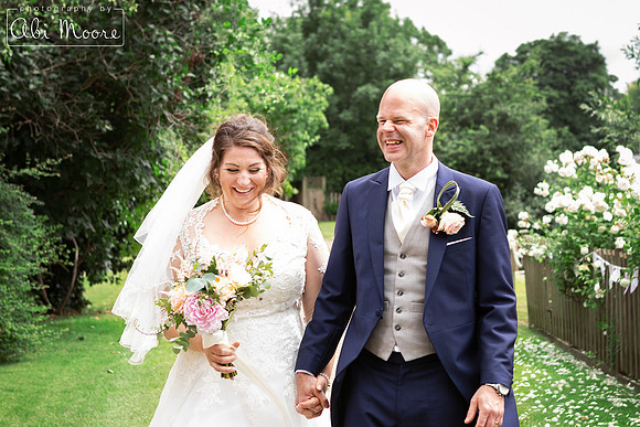 Garden party wedding Maidenhead 8