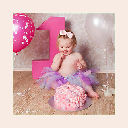 Cake smash photographer Windsor 1